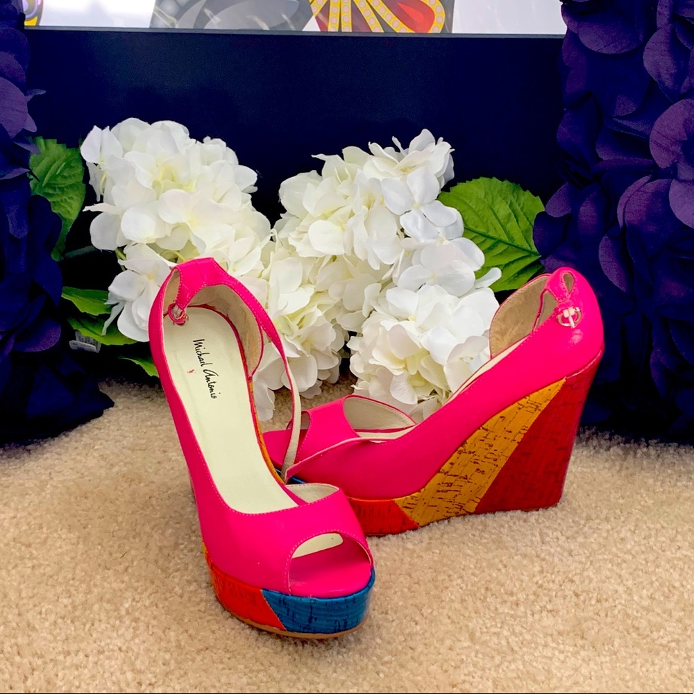Pink wedge
